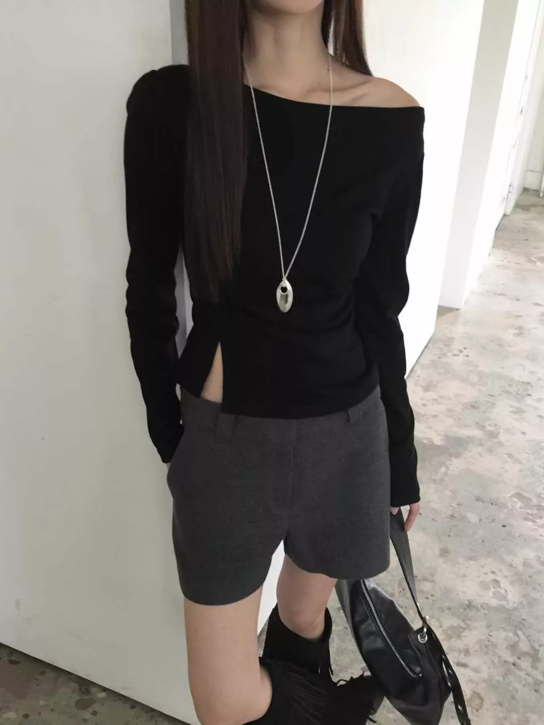 側抓皺露肩上衣