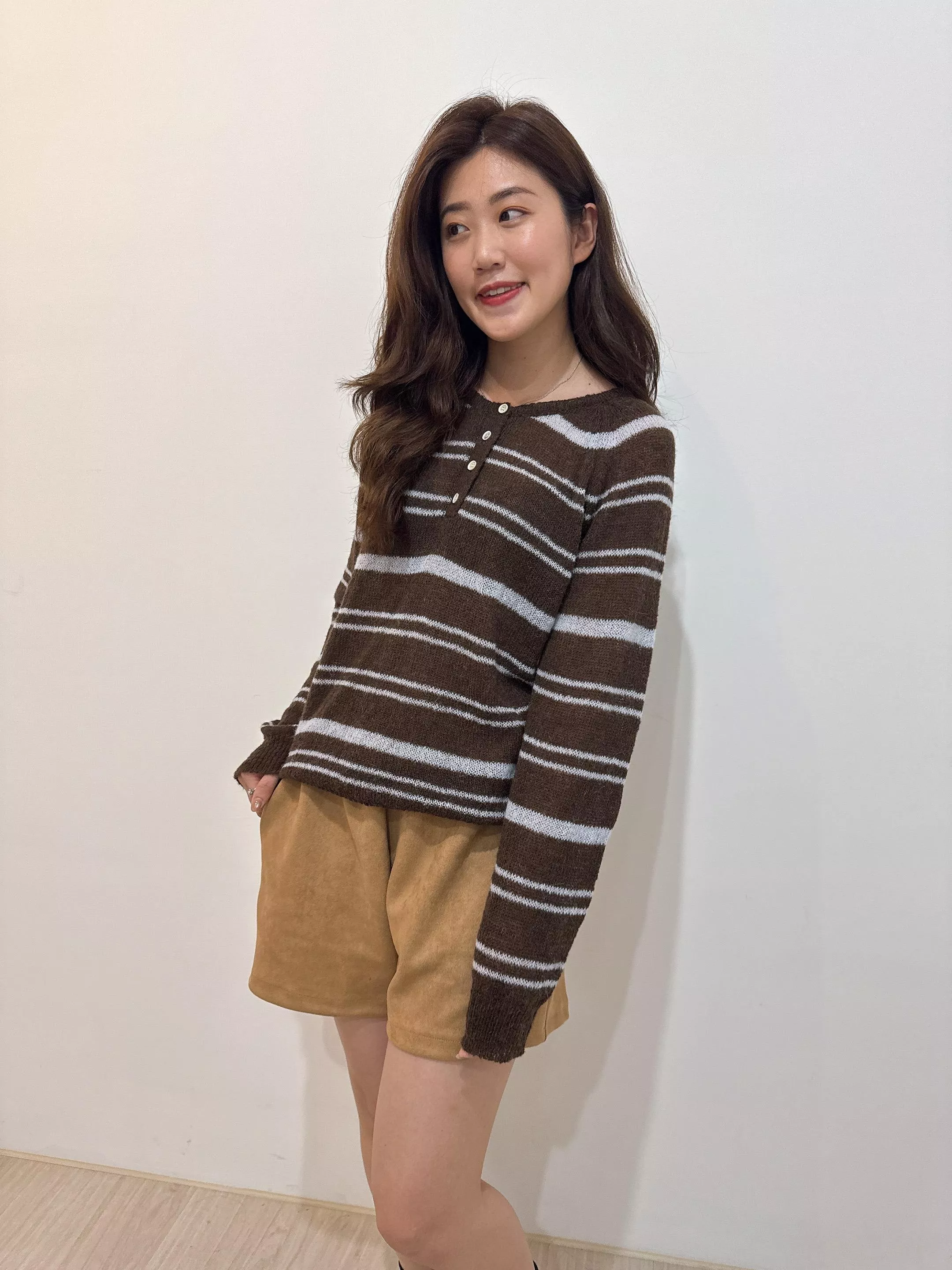 柔絨條紋鈕扣針織衫