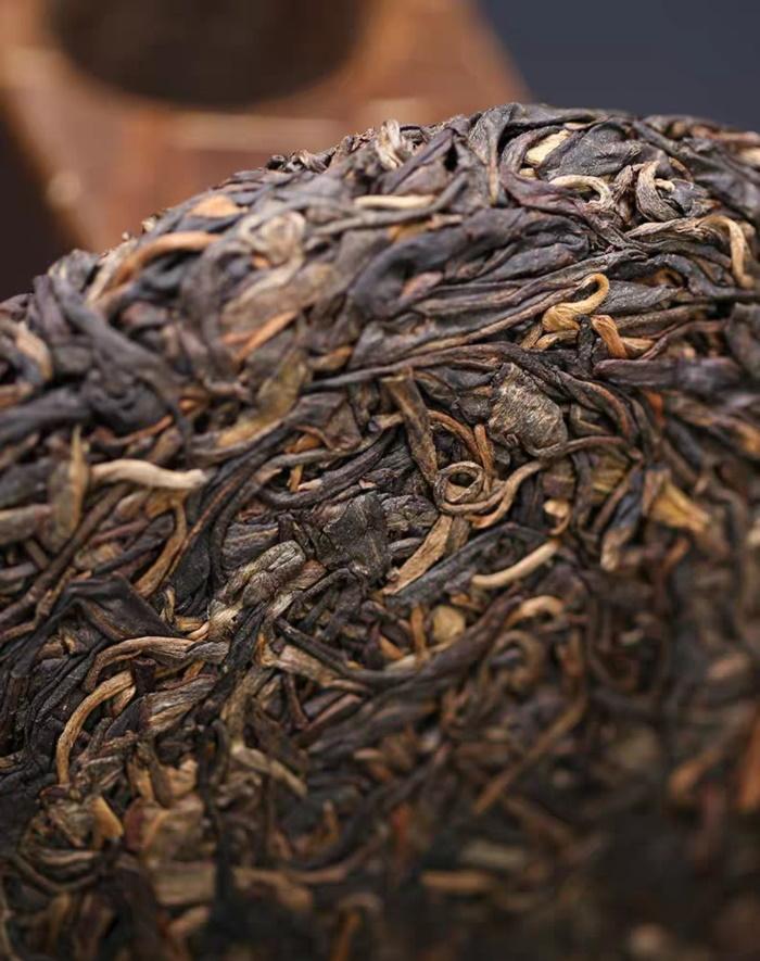 普洱茶生茶 [彩程] 2008年 章家三隊古樹茶 200克 生茶 布朗山小班章