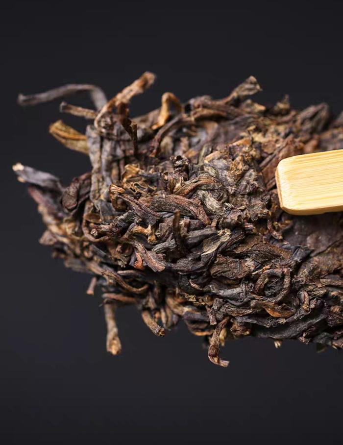 普洱茶生茶 [彩程] 2008年 章家三隊古樹茶 200克 生茶 布朗山小班章