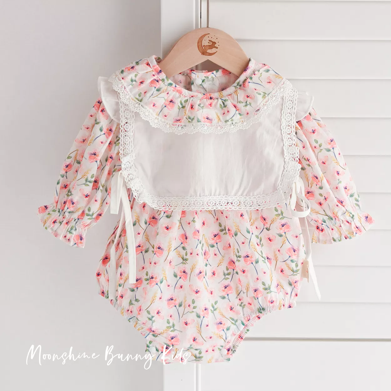 氣質蕾絲公主領造型圍兜包屁衣