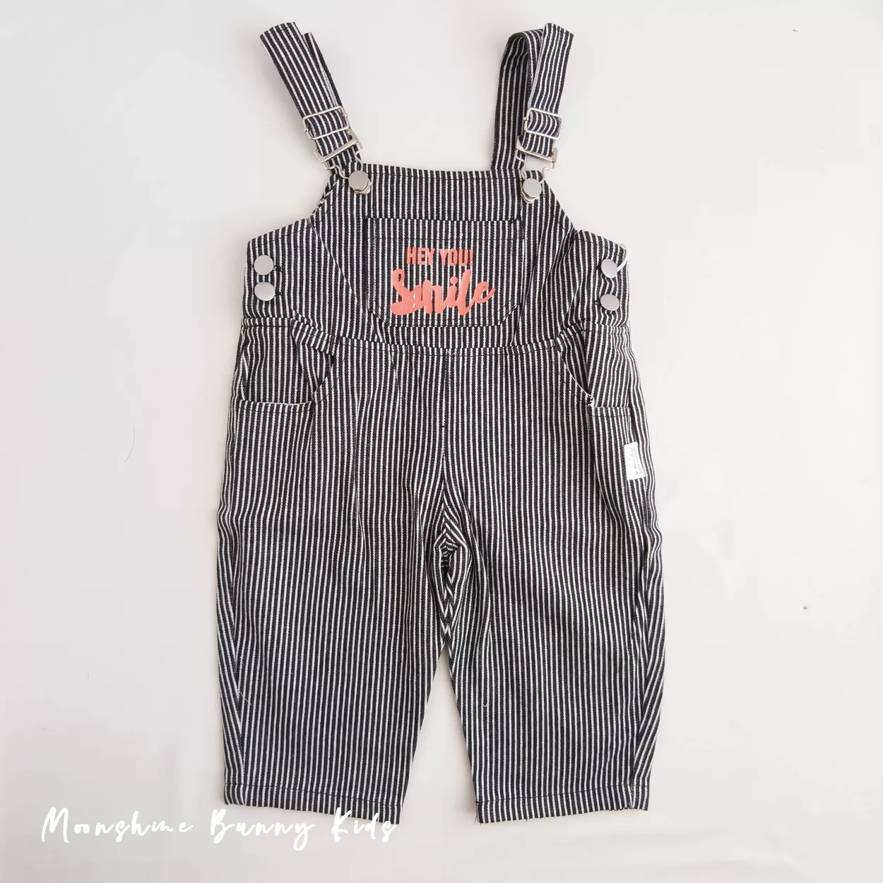 黑白直條紋吊帶褲