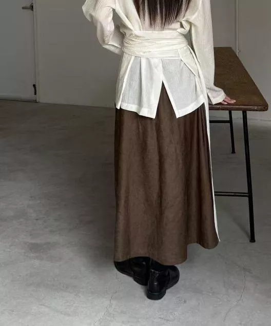 《秋日樂章》正韓麂皮裙