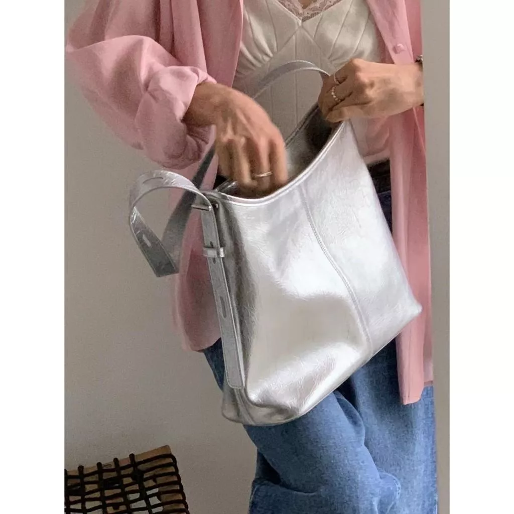 Skyler🇰🇷 LEONIE 設計師品牌 質感背肩包
