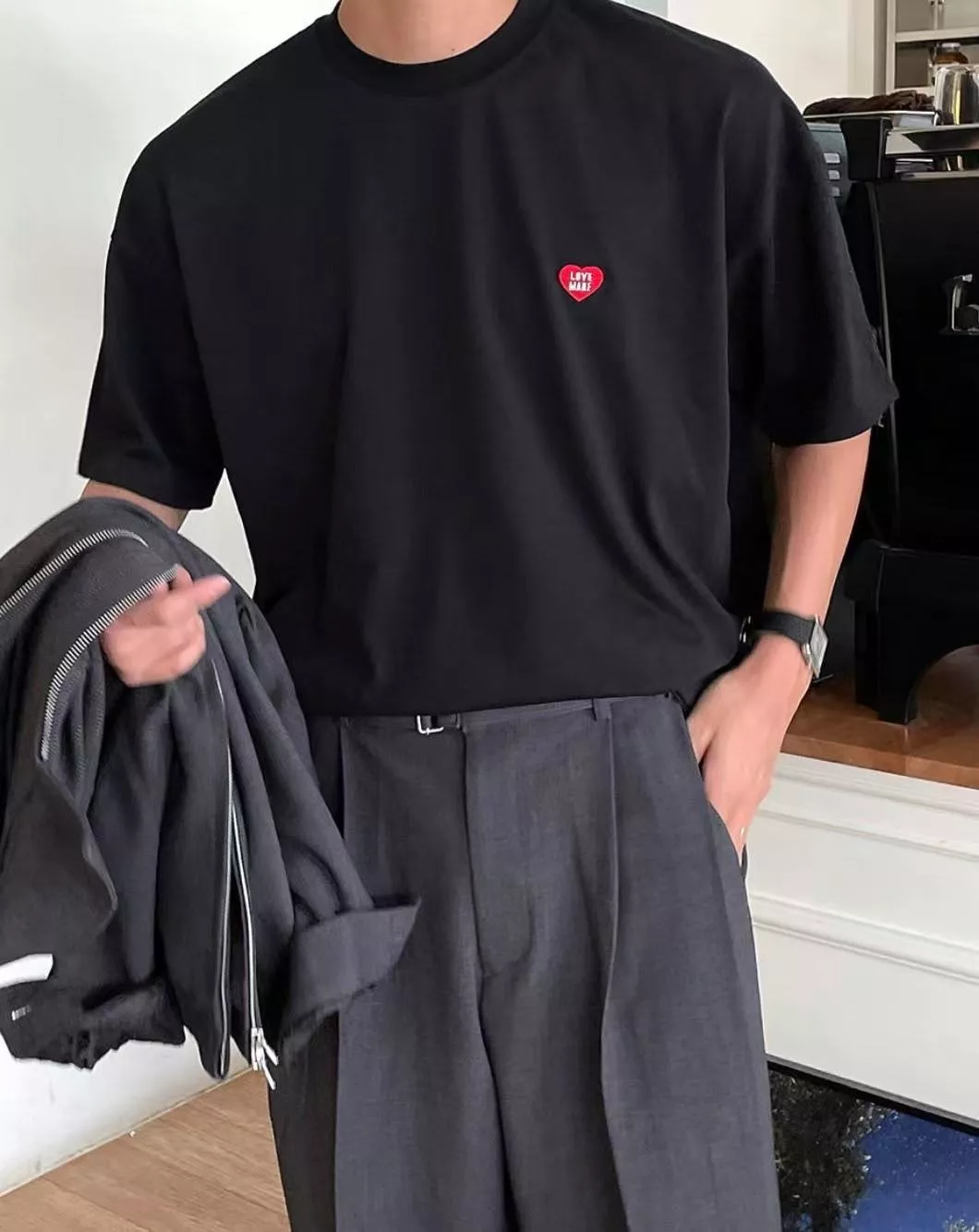 Skyler🇰🇷 愛心徽章短T