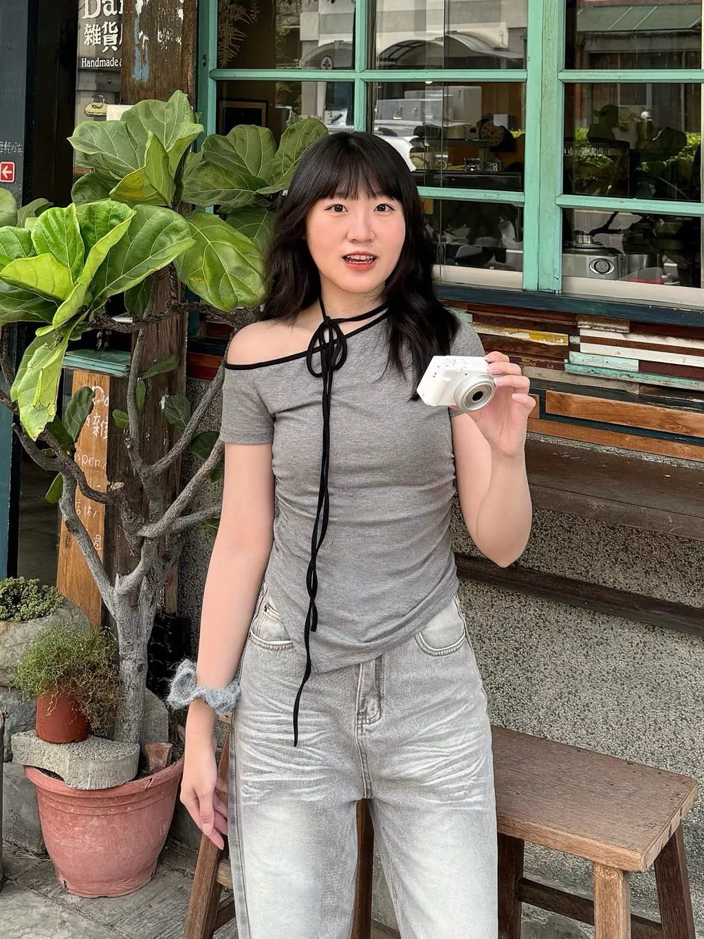 撞色滾邊斜肩貼身上衣｜日常百搭