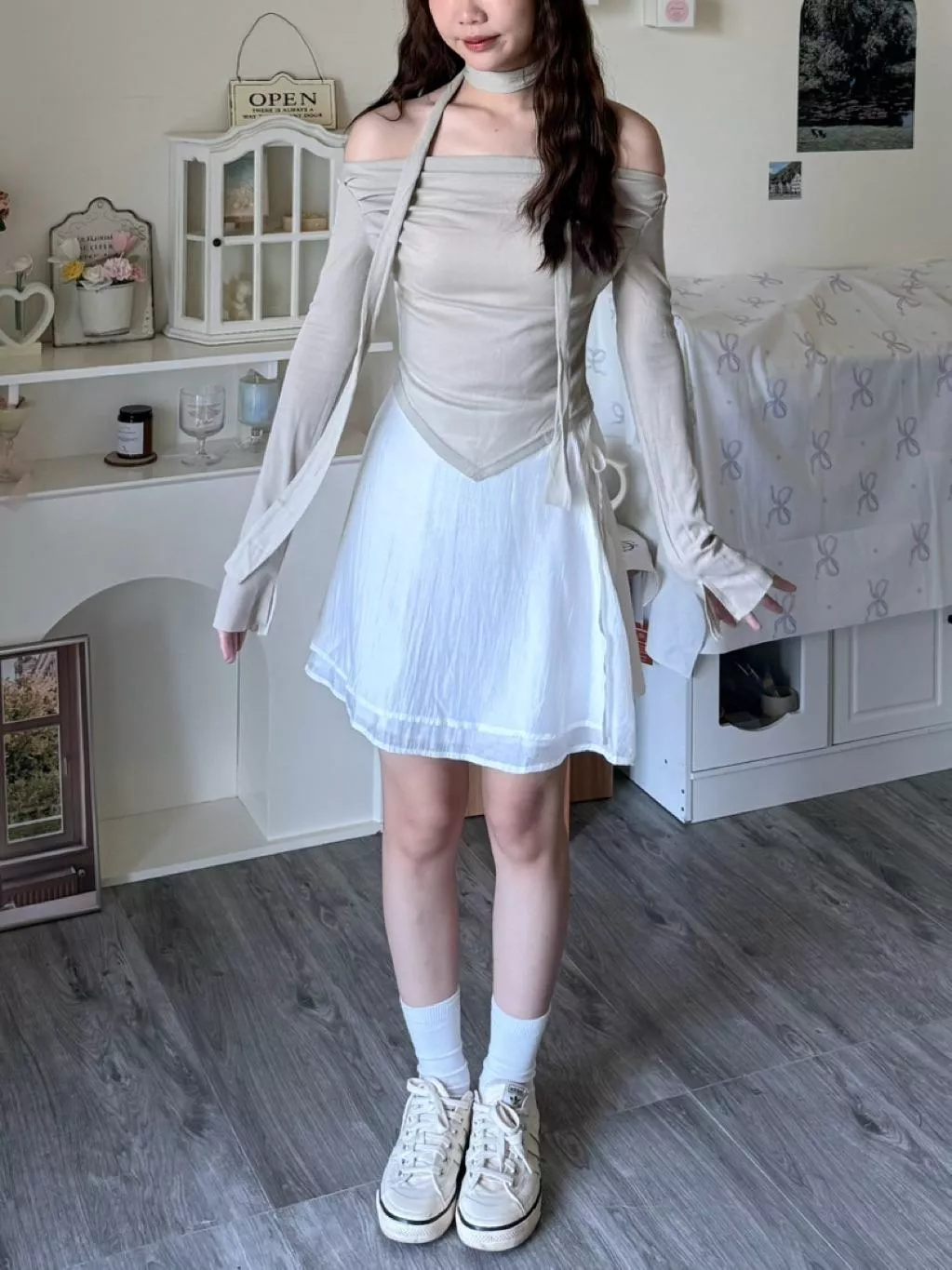 側綁帶垂墜雪紡白裙｜約會
