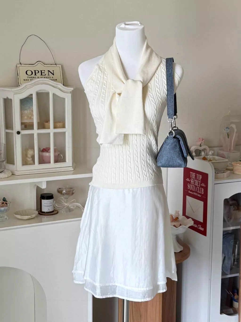 晨曦繆思美背蕾絲削肩背心上衣