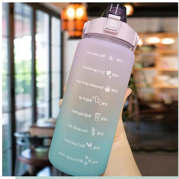 漸層彈跳吸管水壺 2000ml(顏色隨機出貨）超耐摔水壺 運動水壺 運動水杯 安全水杯 便攜水壺 水杯 水壺