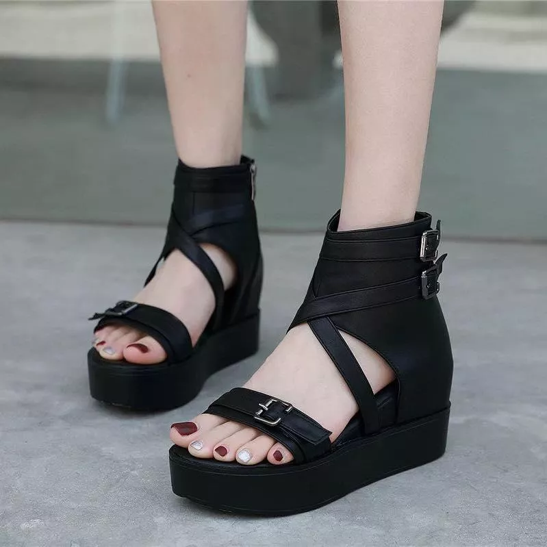 2025坡跟厚底內增高露趾皮帶扣涼鞋M487