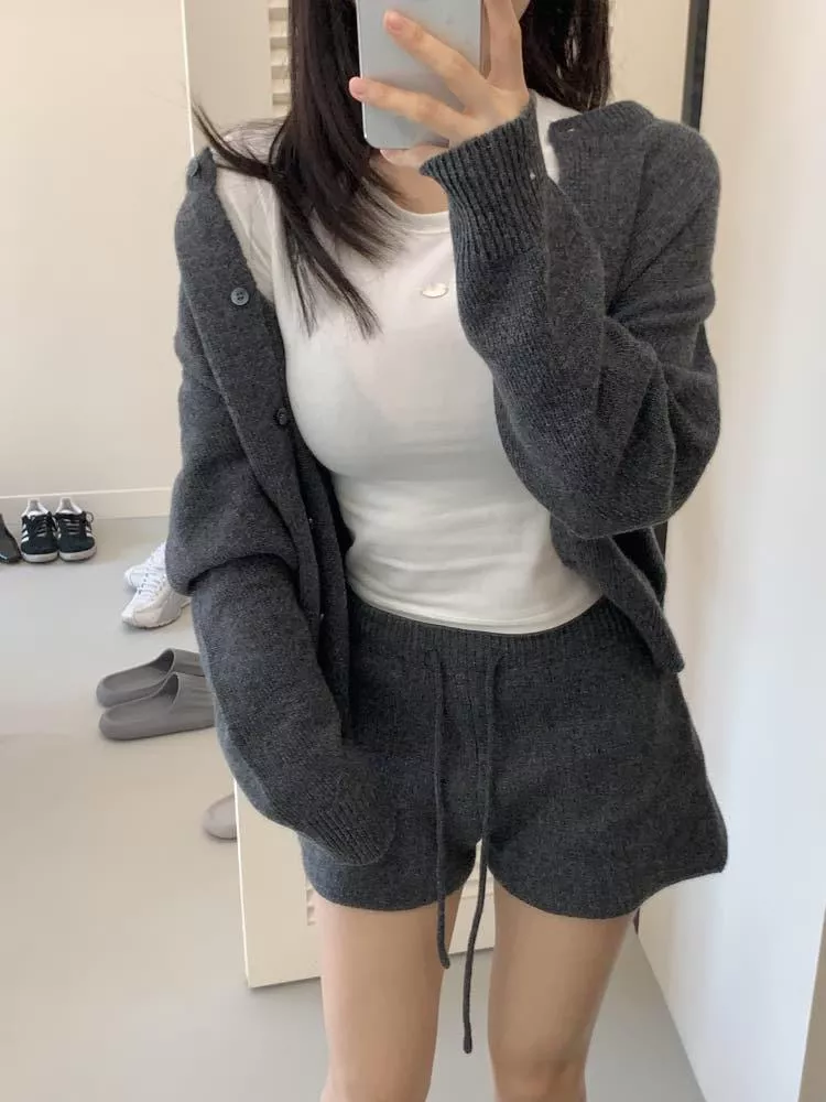 韓系排扣針織長袖小外套上衣+百搭短褲顯瘦套裝B168