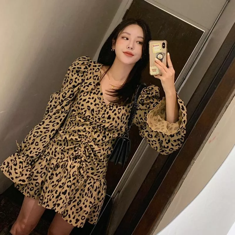 喇叭袖V領氣質收腰小清新a字裙B175