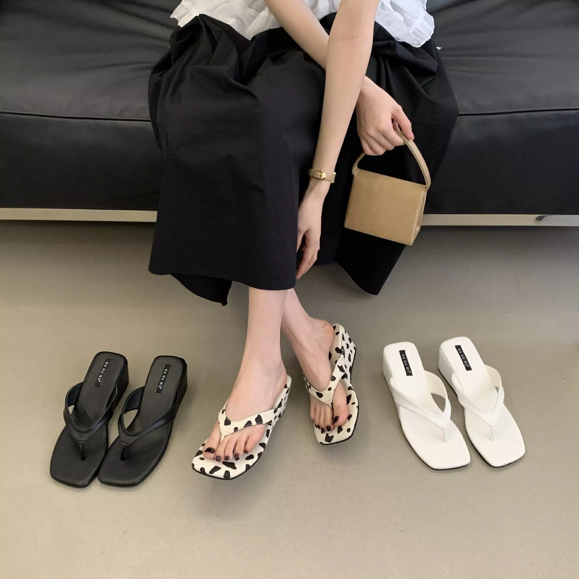 2026坡跟法式方頭夾趾人字拖鞋A2611