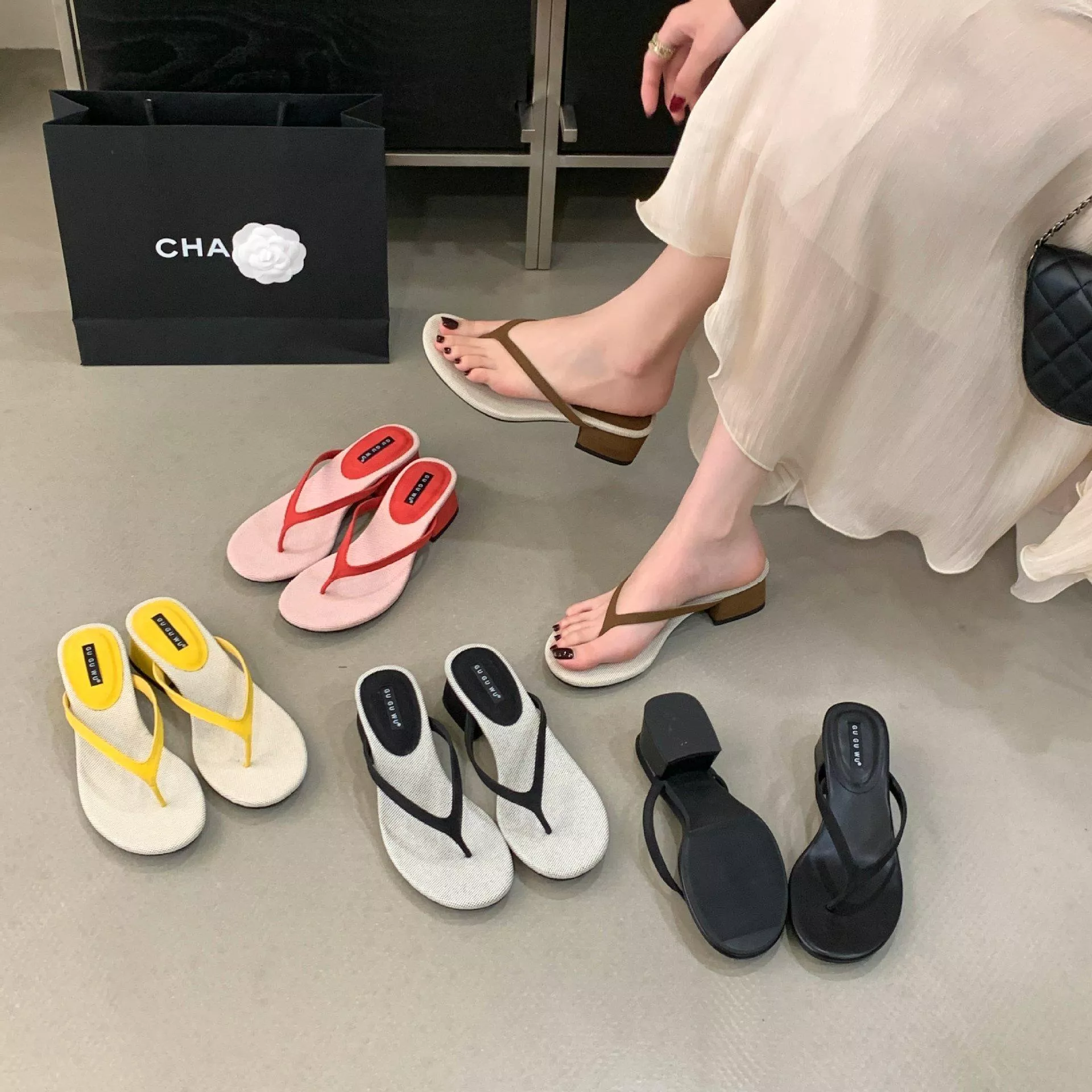 2026粗跟法式夾趾人字拖鞋A2622