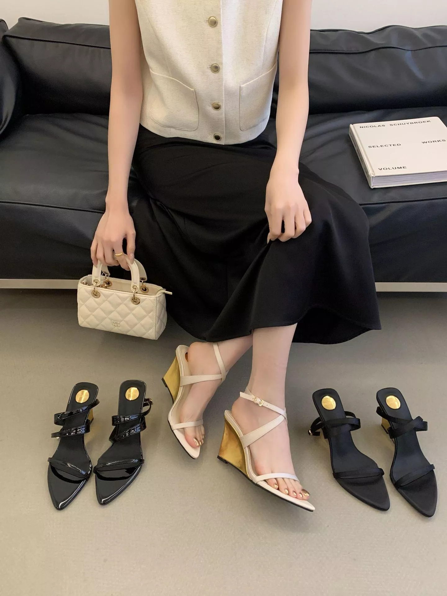 2026坡跟法式氣質尖頭露趾涼鞋