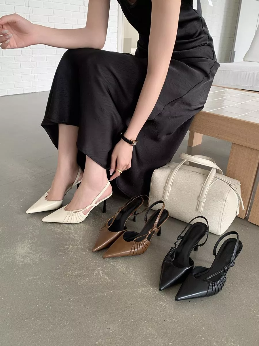 2026法式氣質尖頭細跟高跟包頭扣帶涼鞋A2664