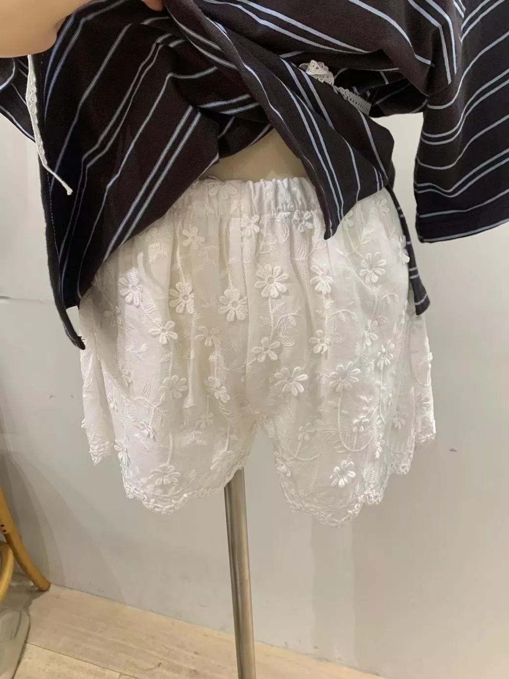 韓國氣質蕾絲短褲