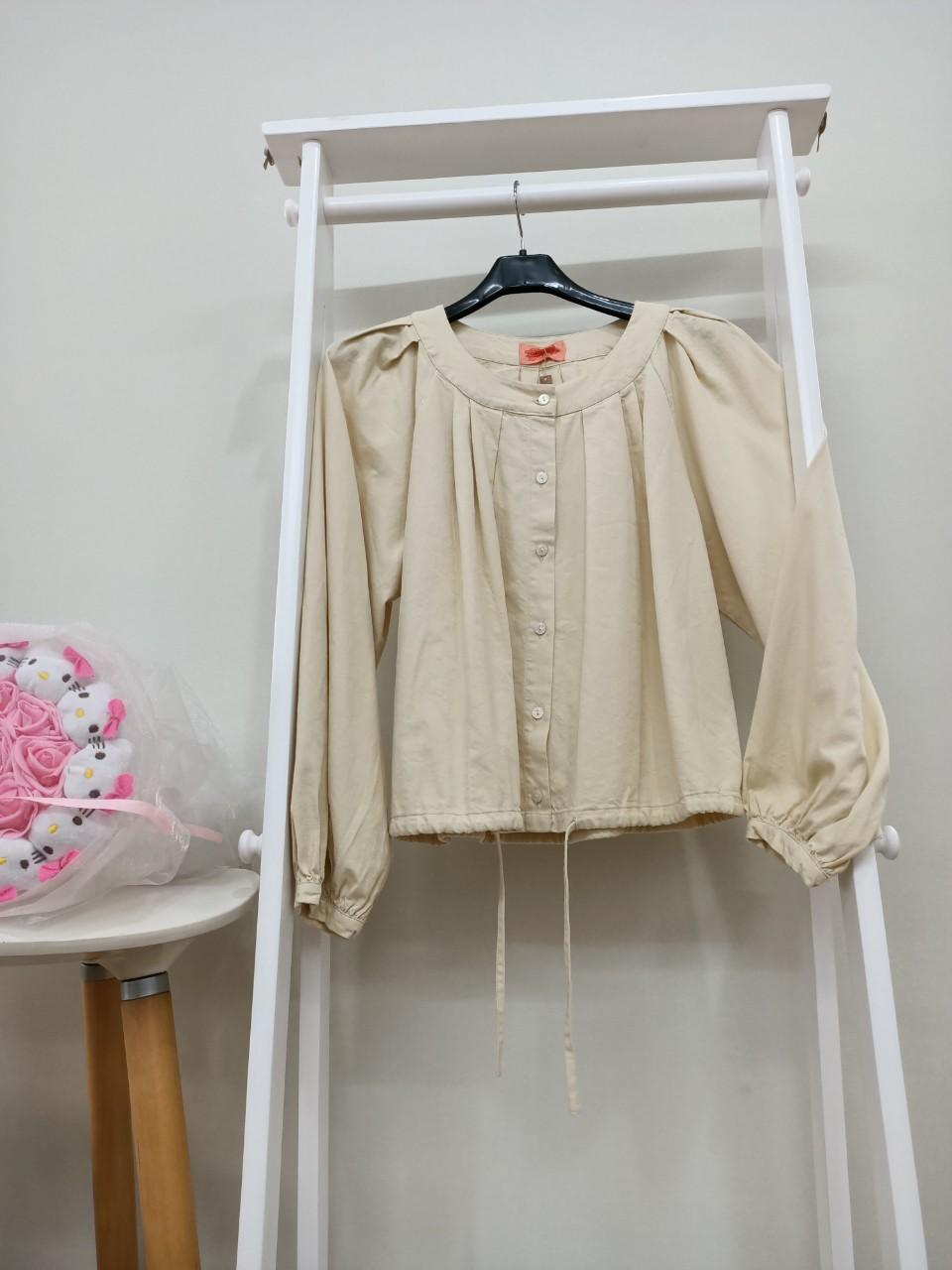 短版圓領襯衫(價格詢問請加賴ID:073106108一對一客服)