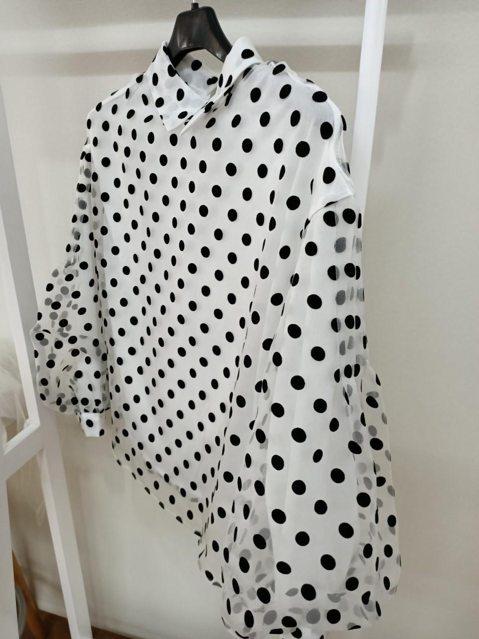 寬寬點點袖上衣(價格詢問請加賴ID:073106108一對一客服)