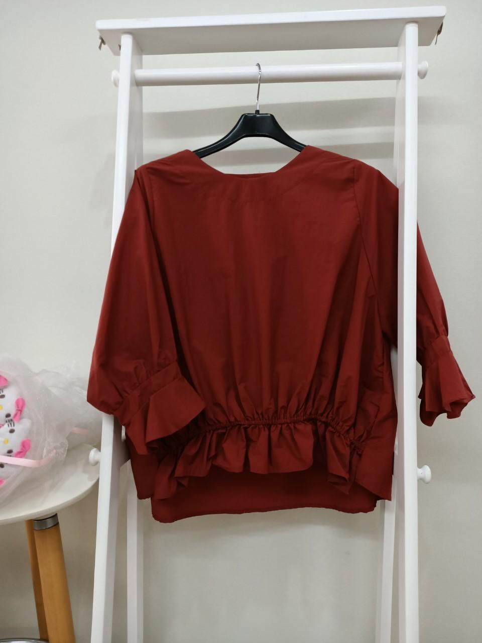 顯腰短版衣(價格詢問請加賴ID:073106108一對一客服)