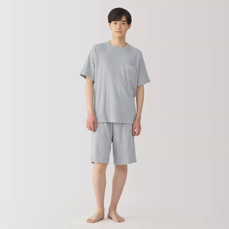 無印良品｜男款穿的毛巾套裝（短袖上衣＋五分短褲）