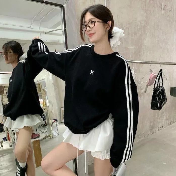 Sweater Lengan Panjang Garis Sporty 運動風長袖上衣