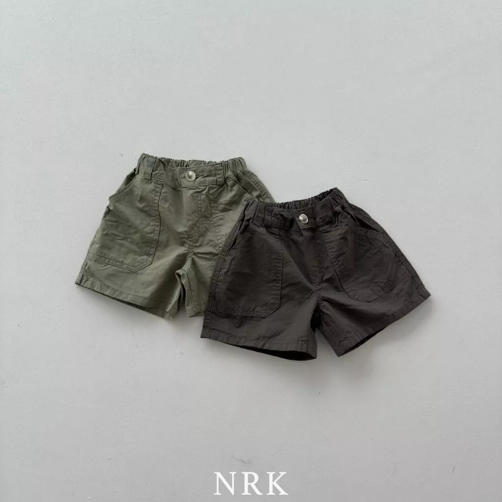 Nrk 25P 琥珀鈕扣休閒短褲
