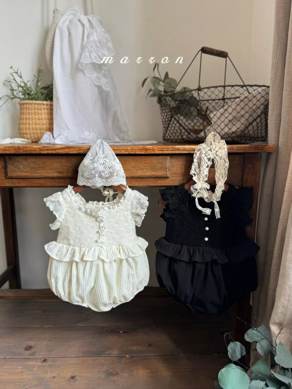 Marron  25P 花雕蕾絲包屁衣