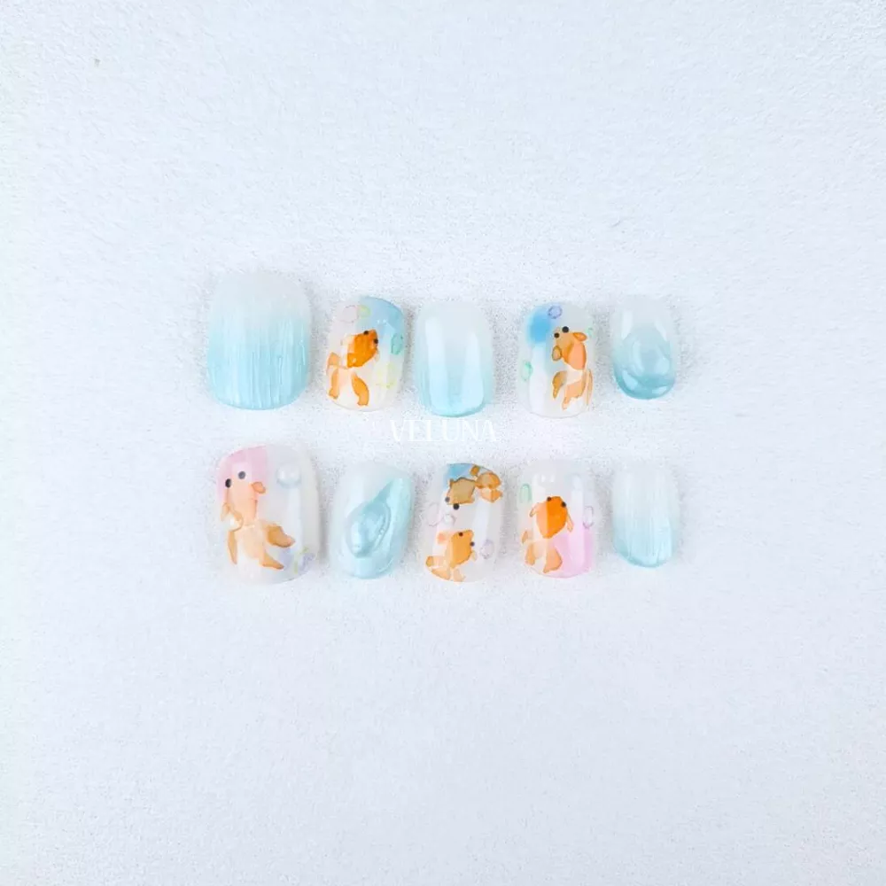 悠游金語（Gilded Swim）