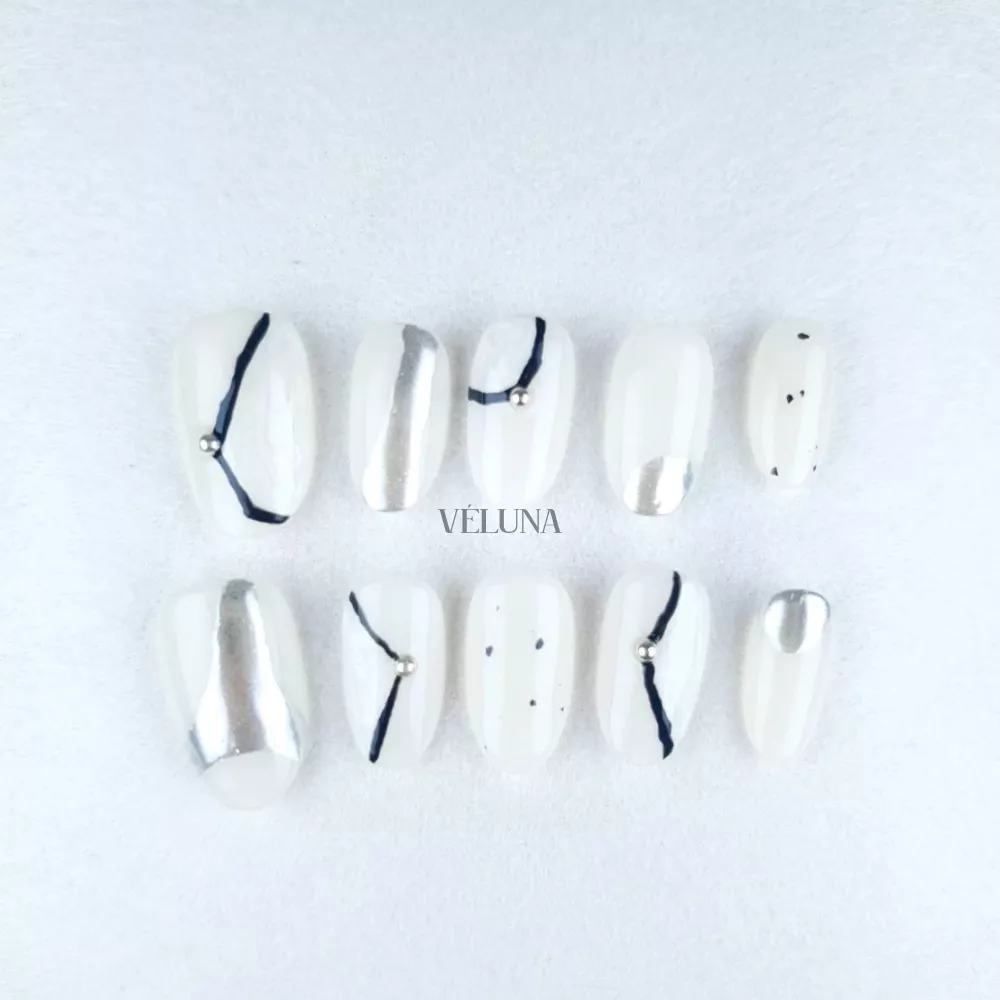 裂光留白（Fractured Gleam）