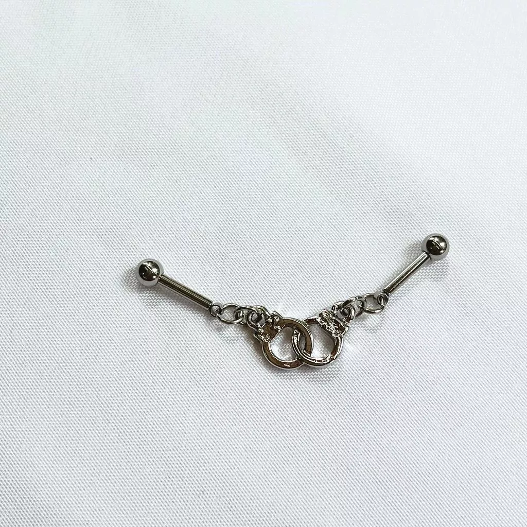 阿君的店｜316L醫療鋼抗過敏 手銬工業環耳橋雙耳骨貫穿耳骨環