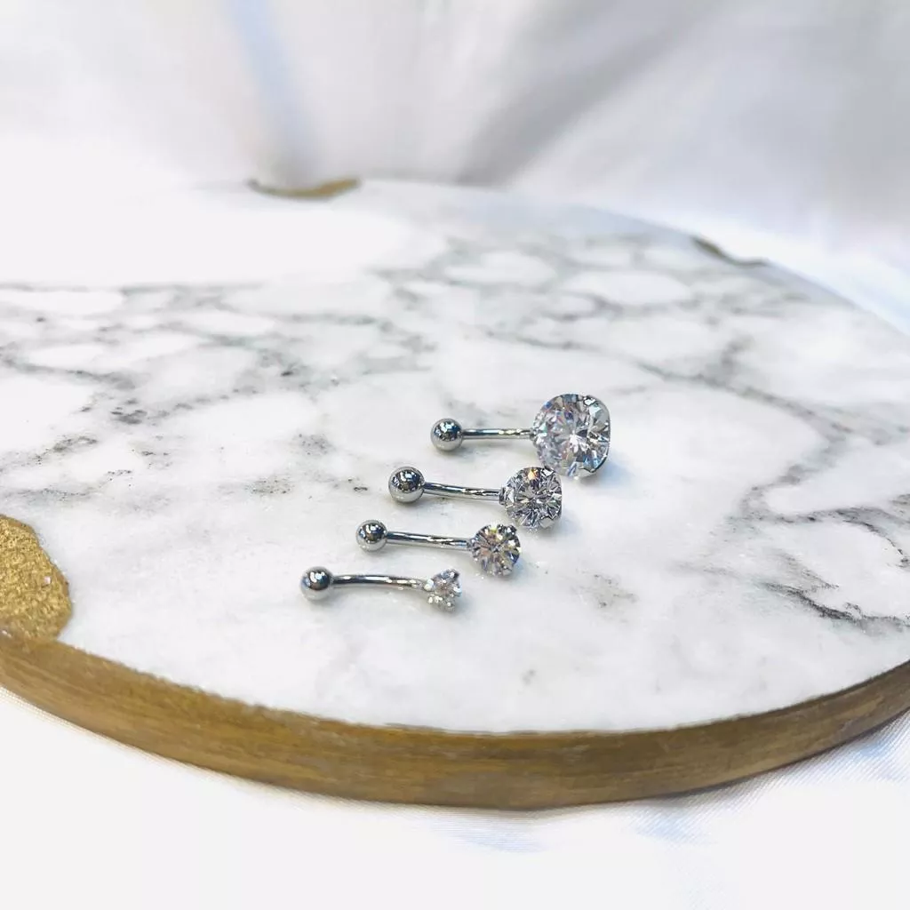 ￼阿君的店｜英國製316L醫療鋼抗過敏 超小迷你水鑽肚環