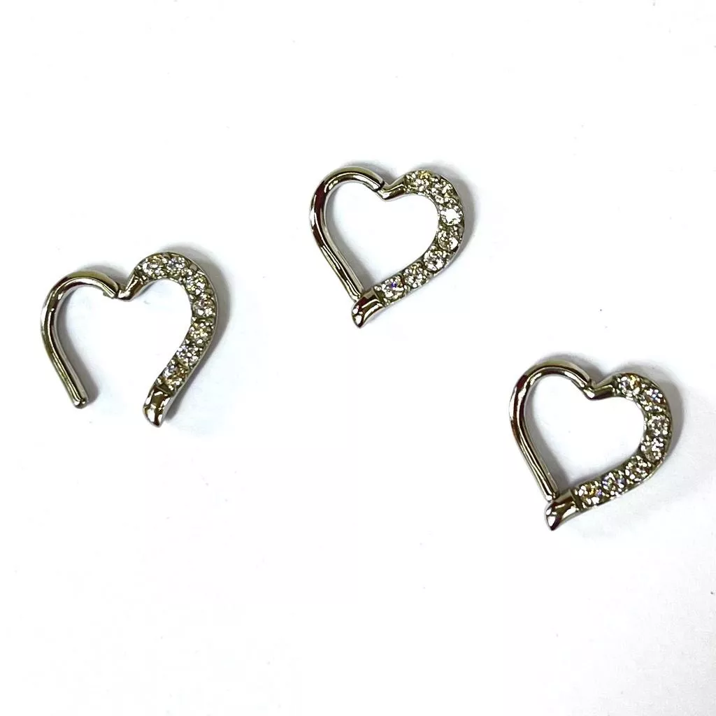 阿君的店｜不銹鋼抗過敏 愛心水鑽耳骨耳環耳釘 耳輪 耳梗rook helix daith