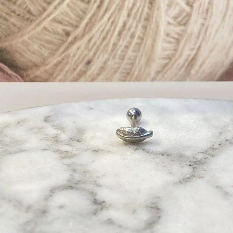 阿君的店 鈦鋼製 復古羽毛造型舌環