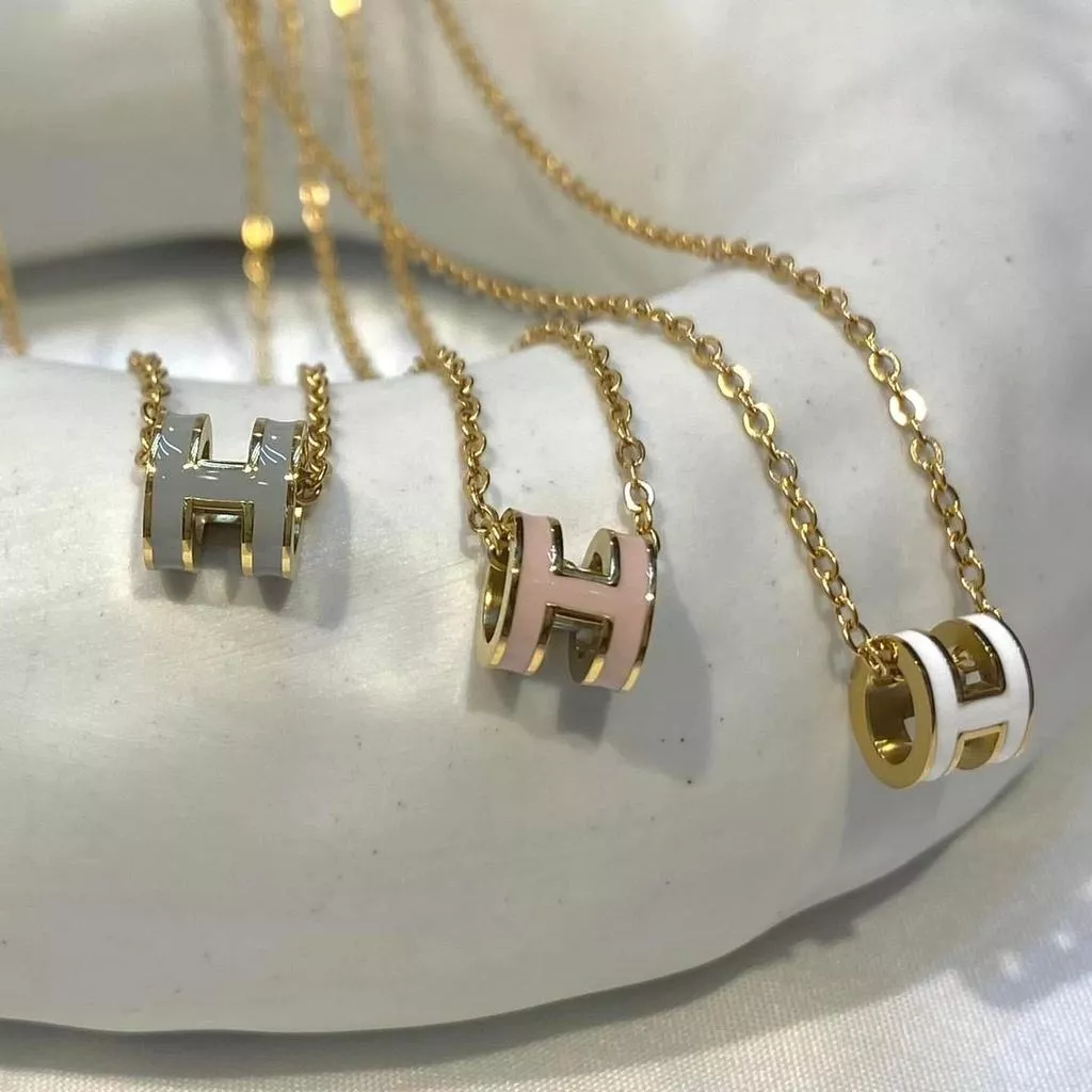 阿君的店｜莫蘭迪色系H字母鈦鋼項鍊