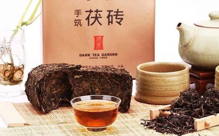 🌱2012年 手筑潤黑茯磚(1kg) 🌱茯茶🌱茯磚茶🌱茯香菌香融合甘潤醇厚的黑茶之選🌱中茶黑茶園出品🌱信德茶行限定促銷🌱