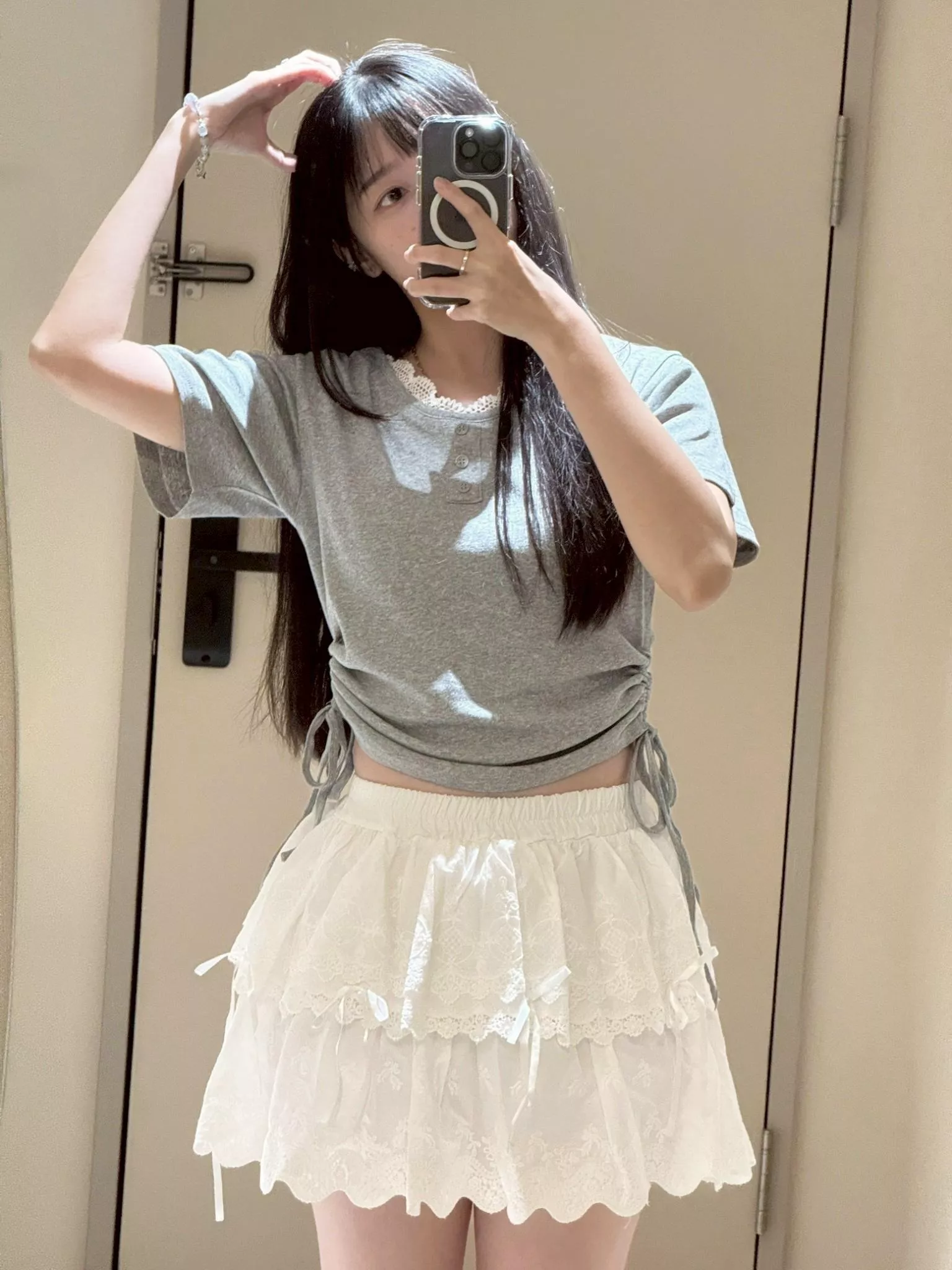 蕾絲領束帶上衣