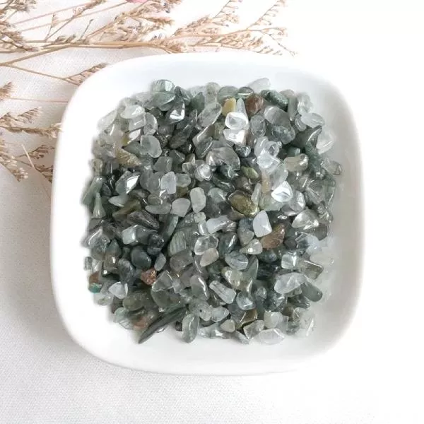 綠髮晶碎石3-5mm 綠色系碎石 心輪碎石