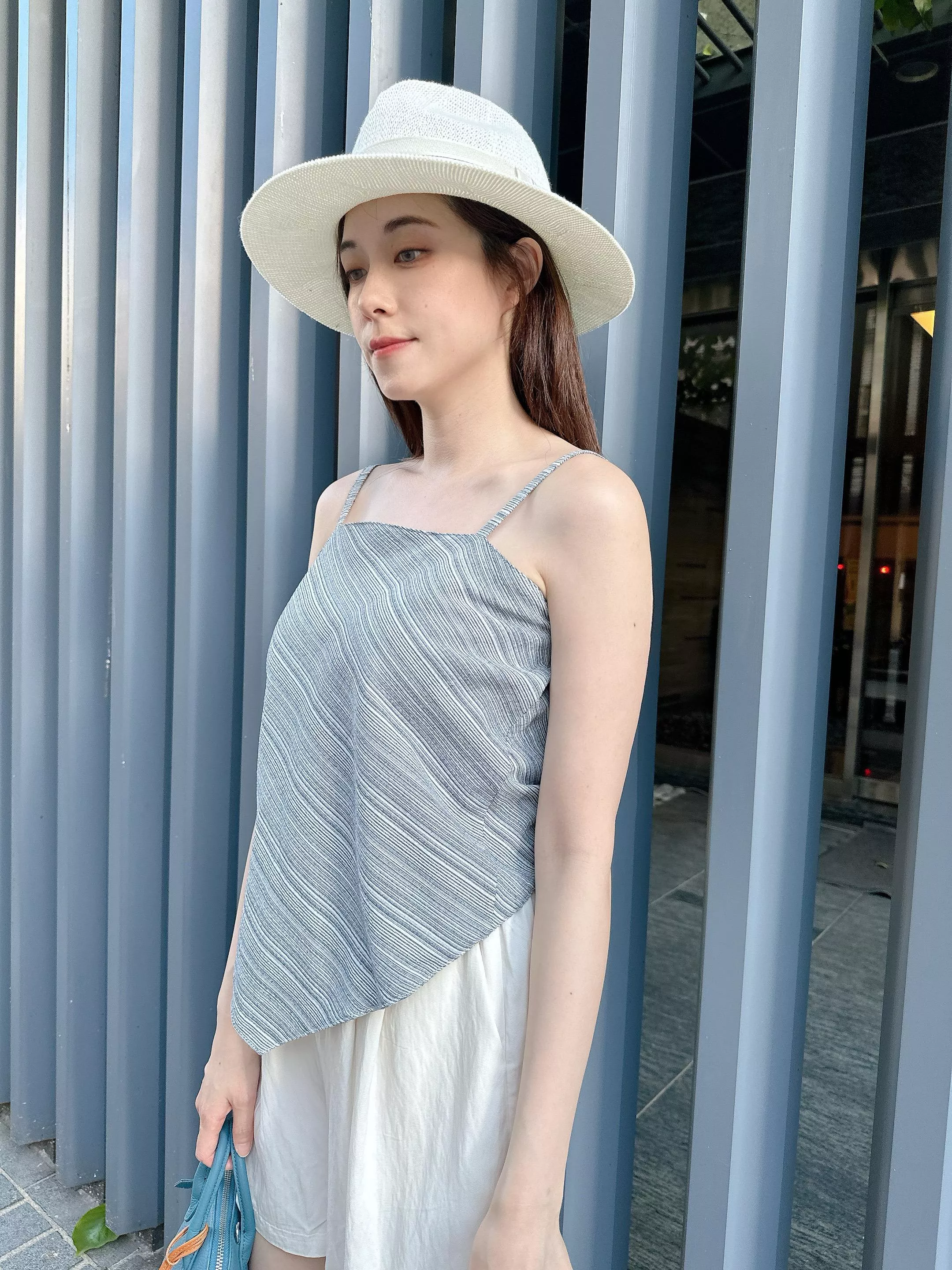 後綁帶條紋細肩背心