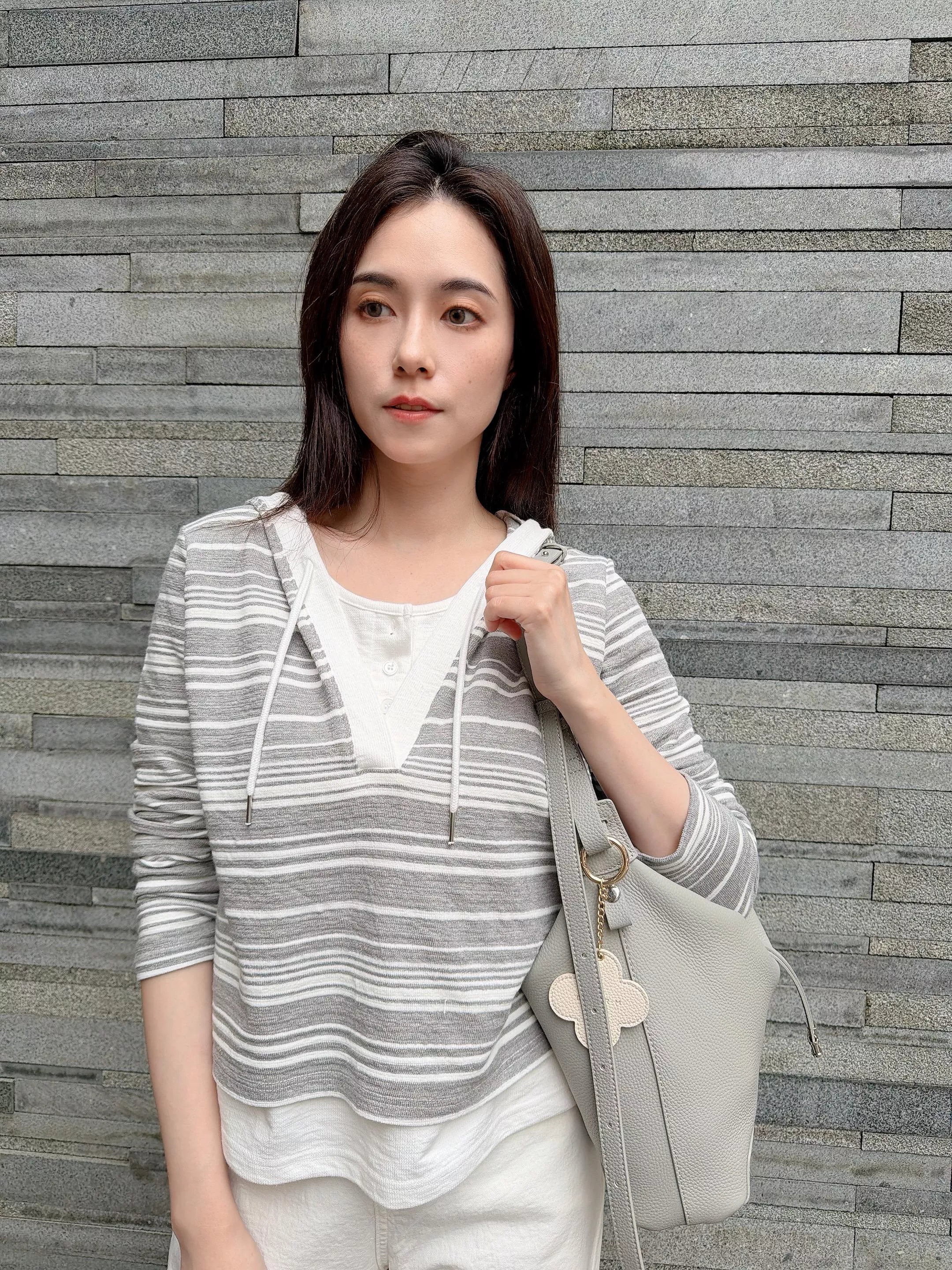 假兩件連帽條紋上衣