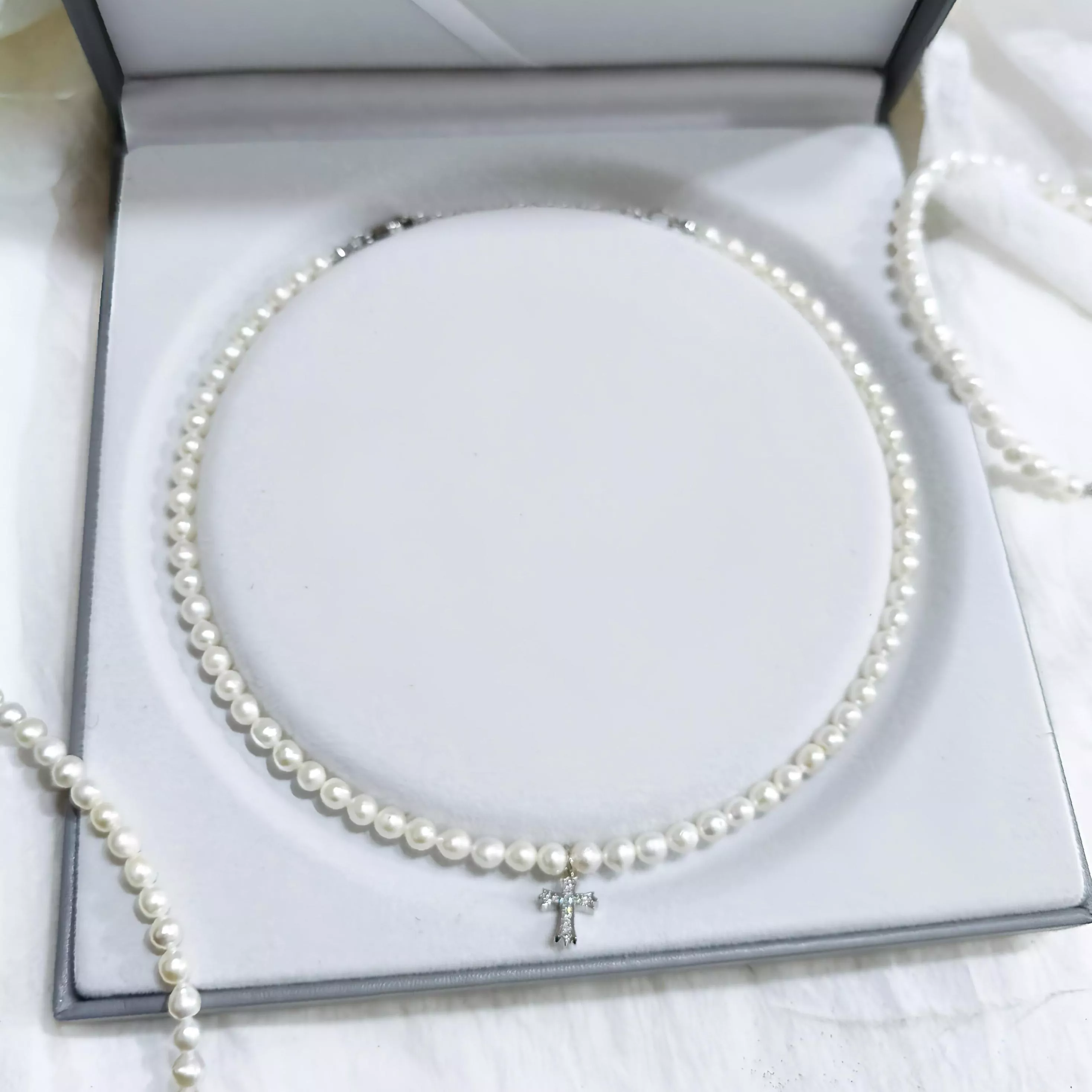 純潔的妳-天然淡水珍珠包18K白金十字架鑲鑽項鍊
