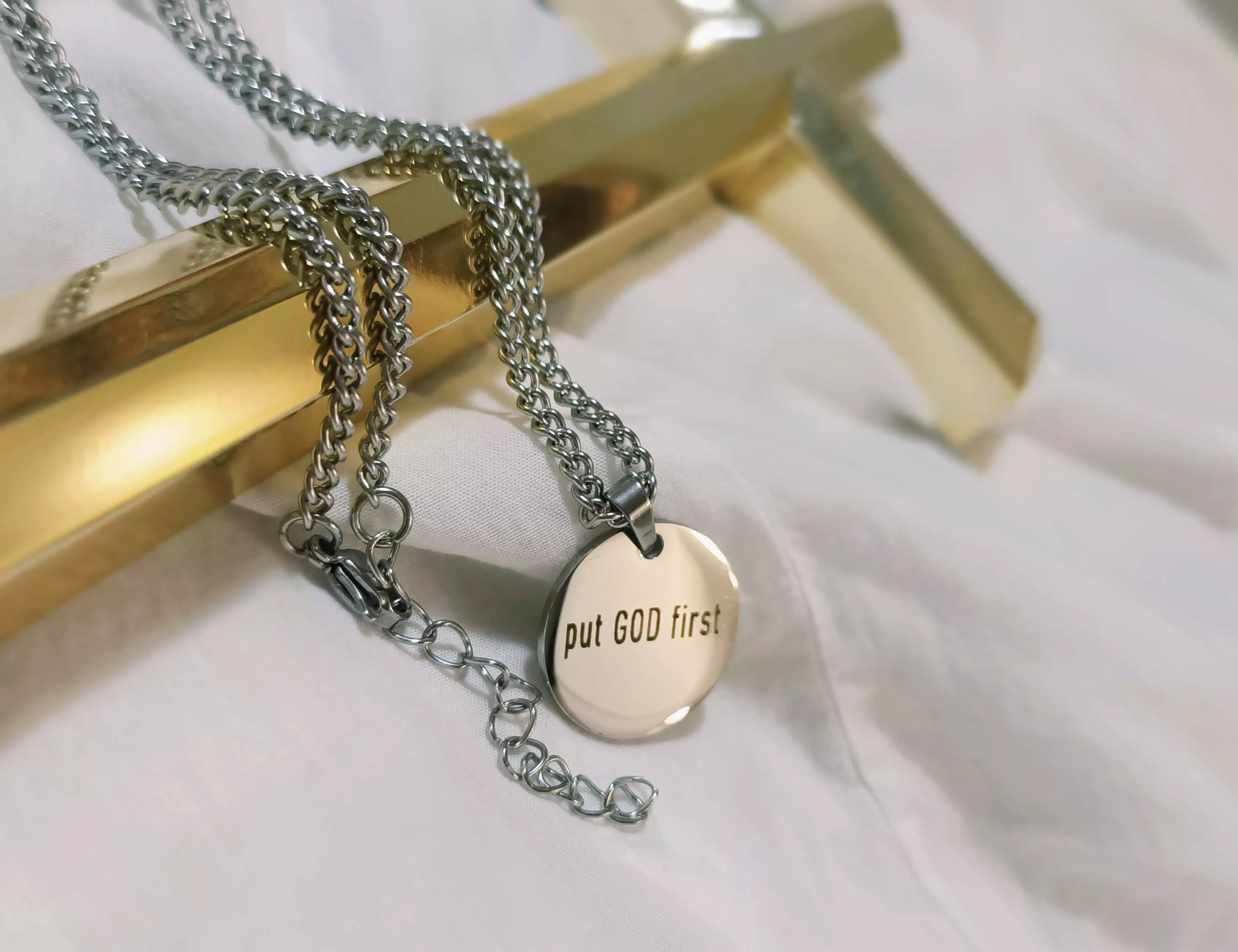PUT GOD FIRST-鈦鋼圓牌男女項鍊