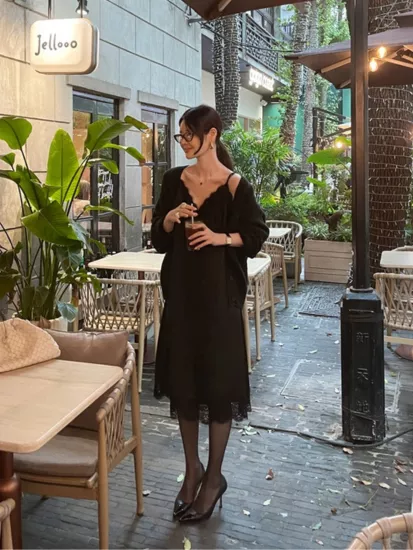 氣質蕾絲拼接細肩洋裝