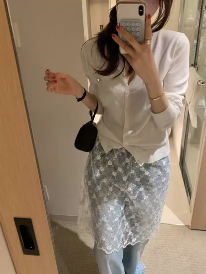 精緻蕾絲透膚外搭裙