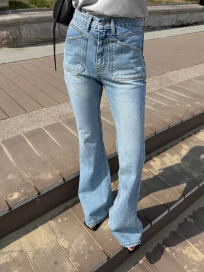 長腿修身雙口袋微喇叭牛仔褲