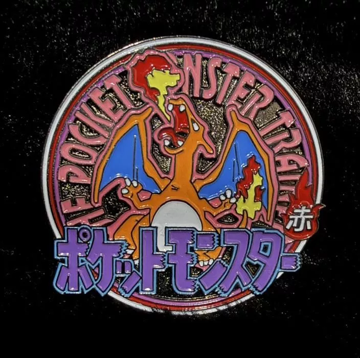 寶可夢2000年遊戲封面紀念徽章 噴火龍 赤版