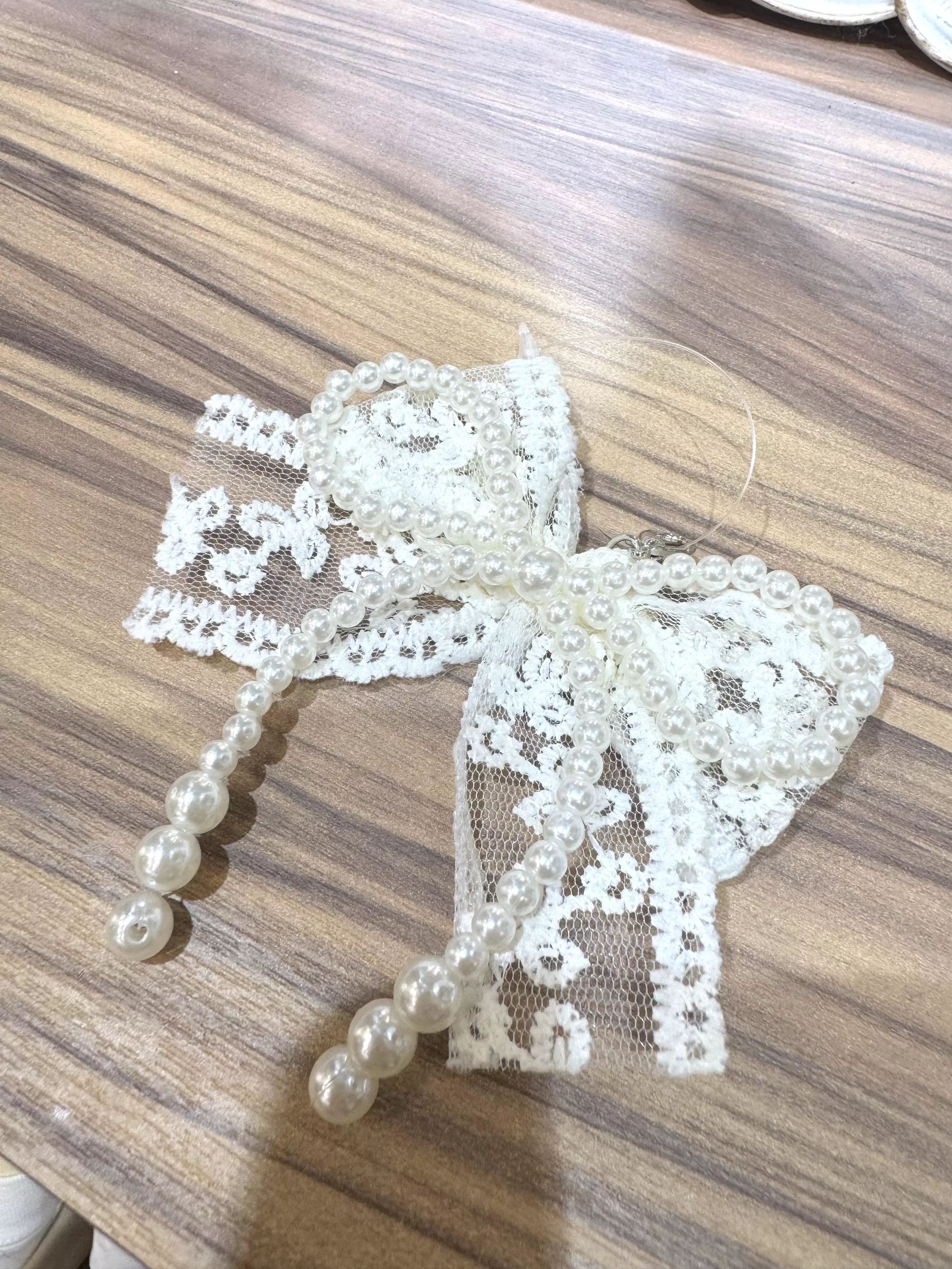 多用途珍珠蝴蝶結吊飾1入