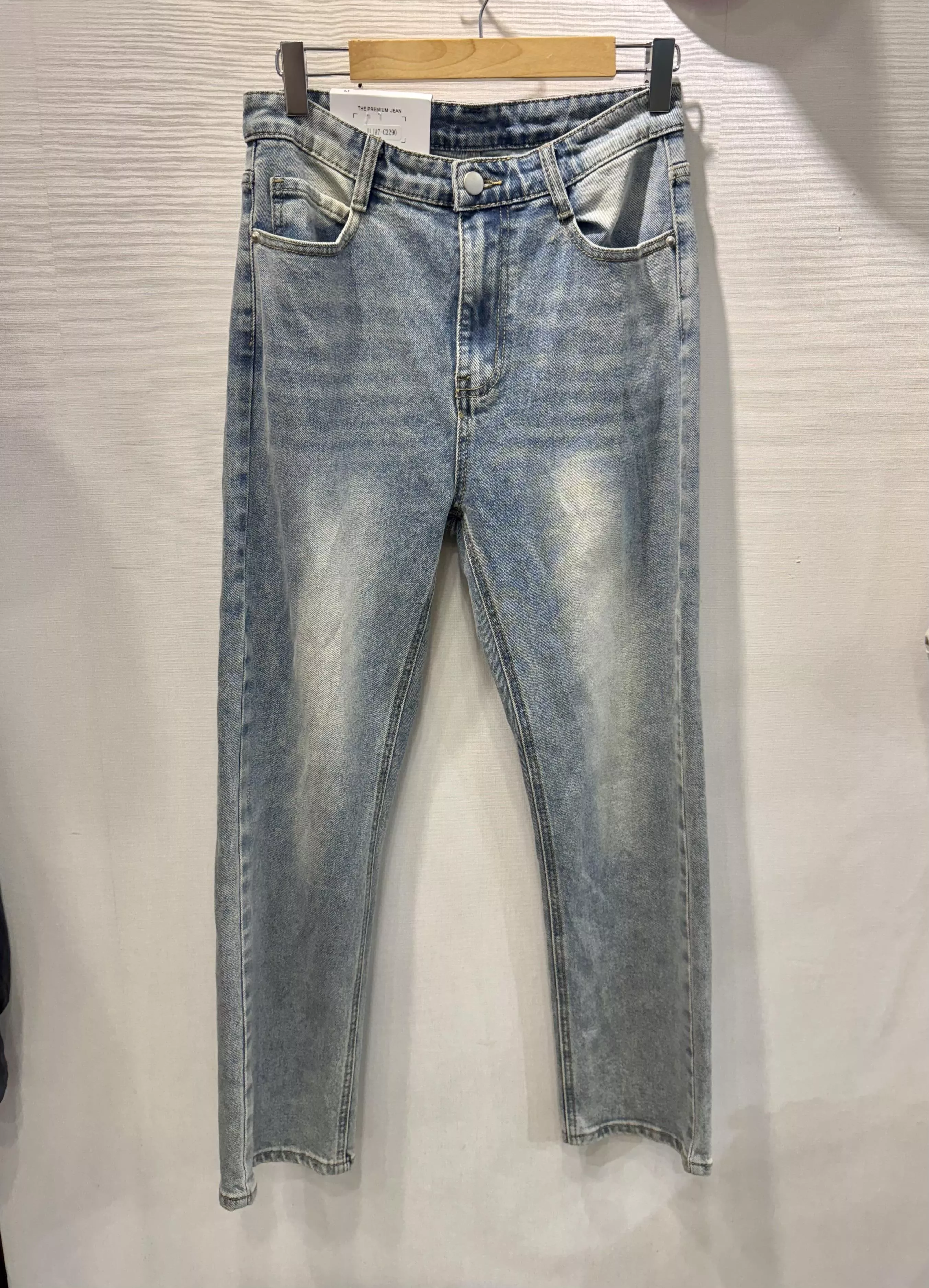 水洗微彈復古窄直筒牛仔褲