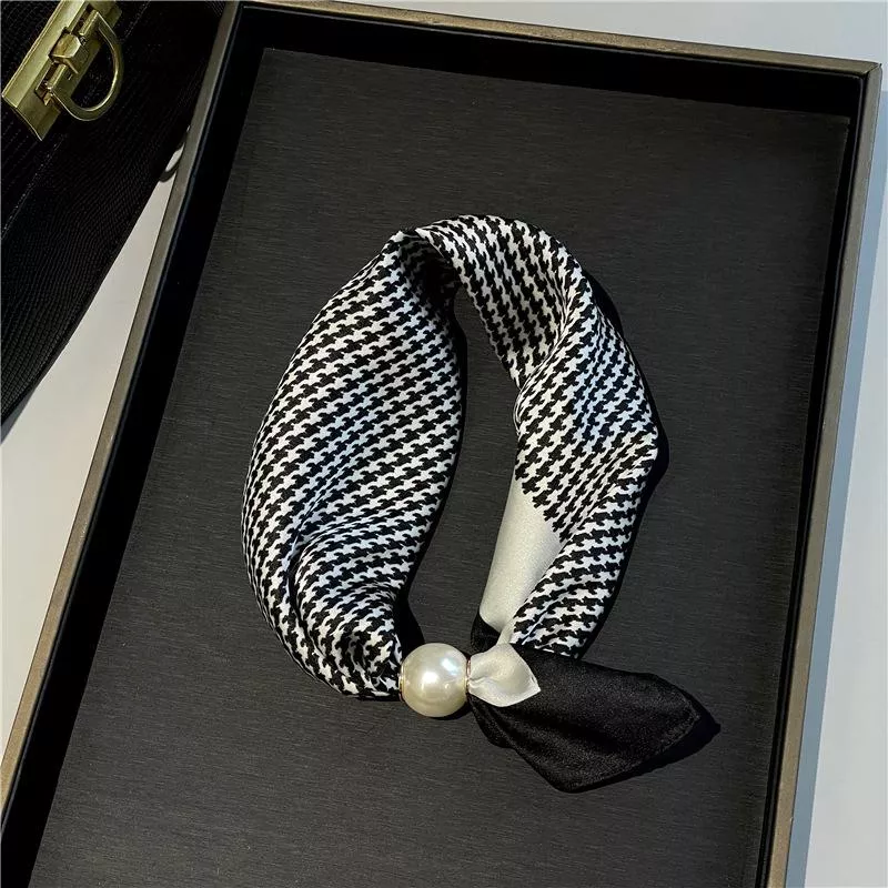 千鳥格珍珠磁扣領巾