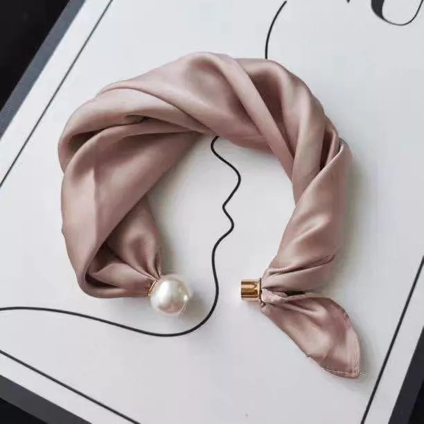 粉紫色素面珍珠磁扣領巾